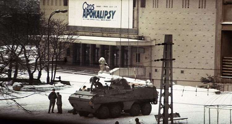 Reprodukcja fotografii "Czas Apokalipsy" Chrisa Niedenthala.