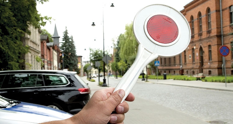 50 km w terenie zabudowanym. Nocą pojedziemy wolniej?