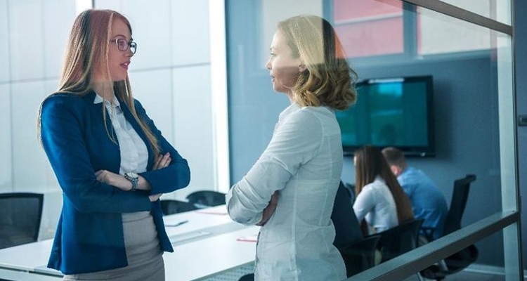 Niezgodność - zatrudnianie pracowników tymczasowych