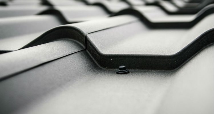 Szczelność dachu należy regularnie sprawdzać. Fot. Pixabay