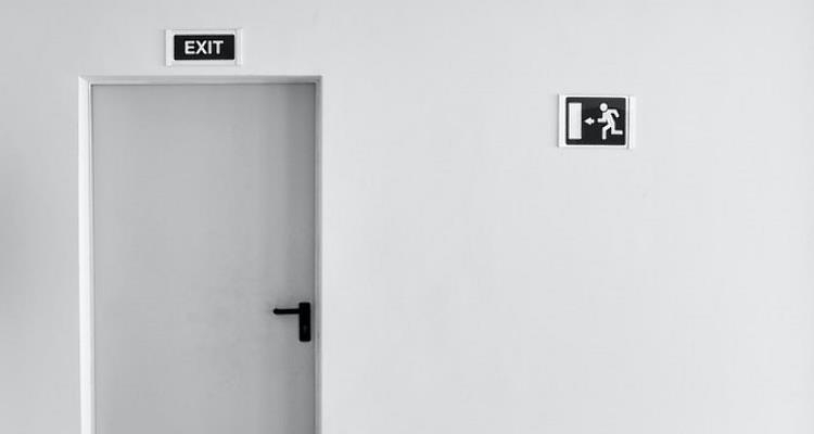 Jakie drzwi wybrać do nowoczesnego mieszkania?