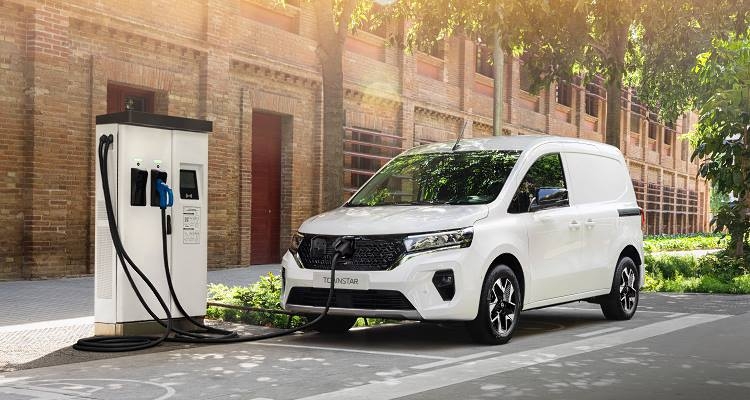 Nissan uruchamia w Europie produkcję nowego, w pełni elektrycznego modelu Townstar EV